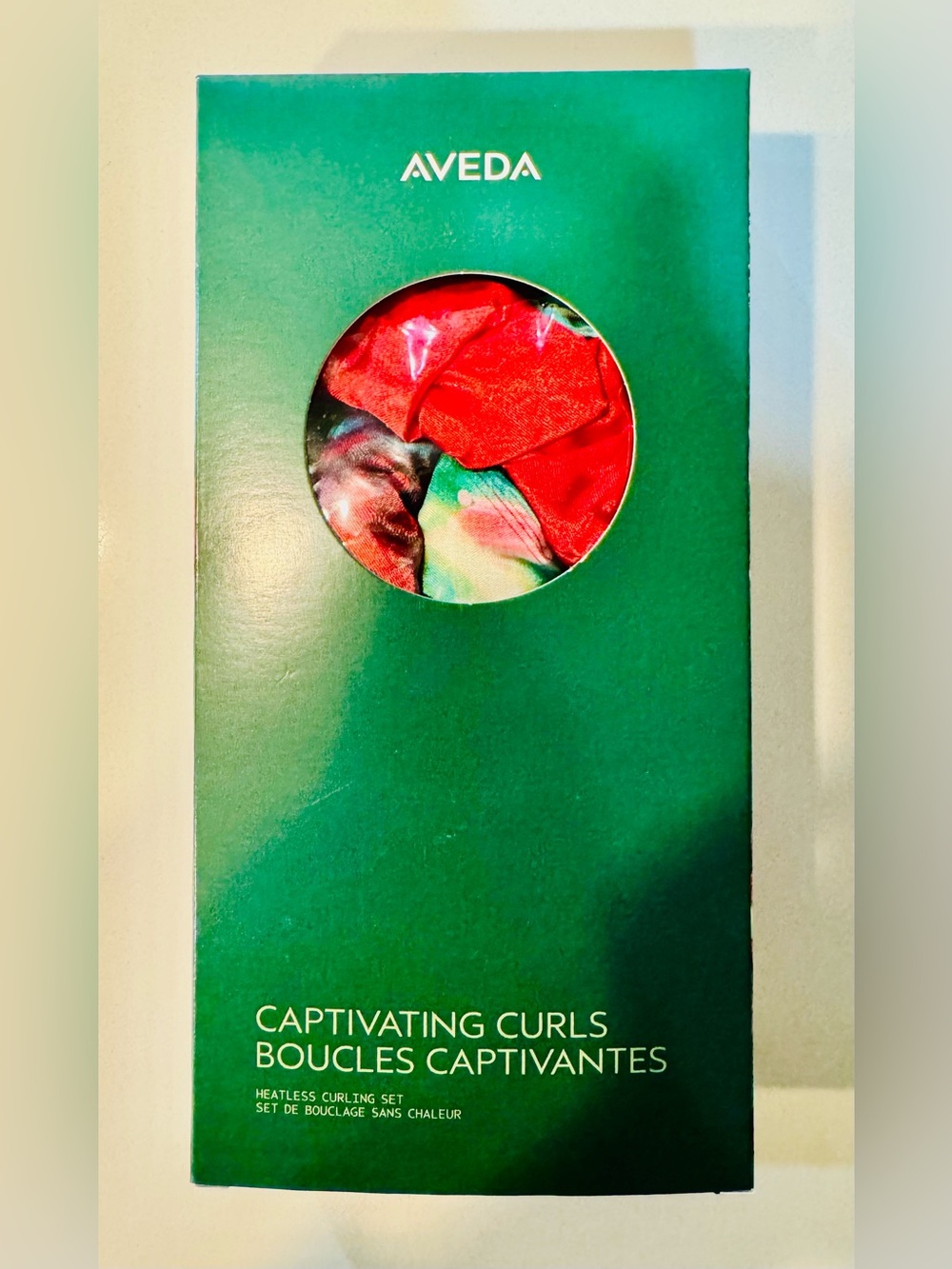 AVEDA Captivating Curls_Heatless Curling Set — Red with Christmas colors_NWT